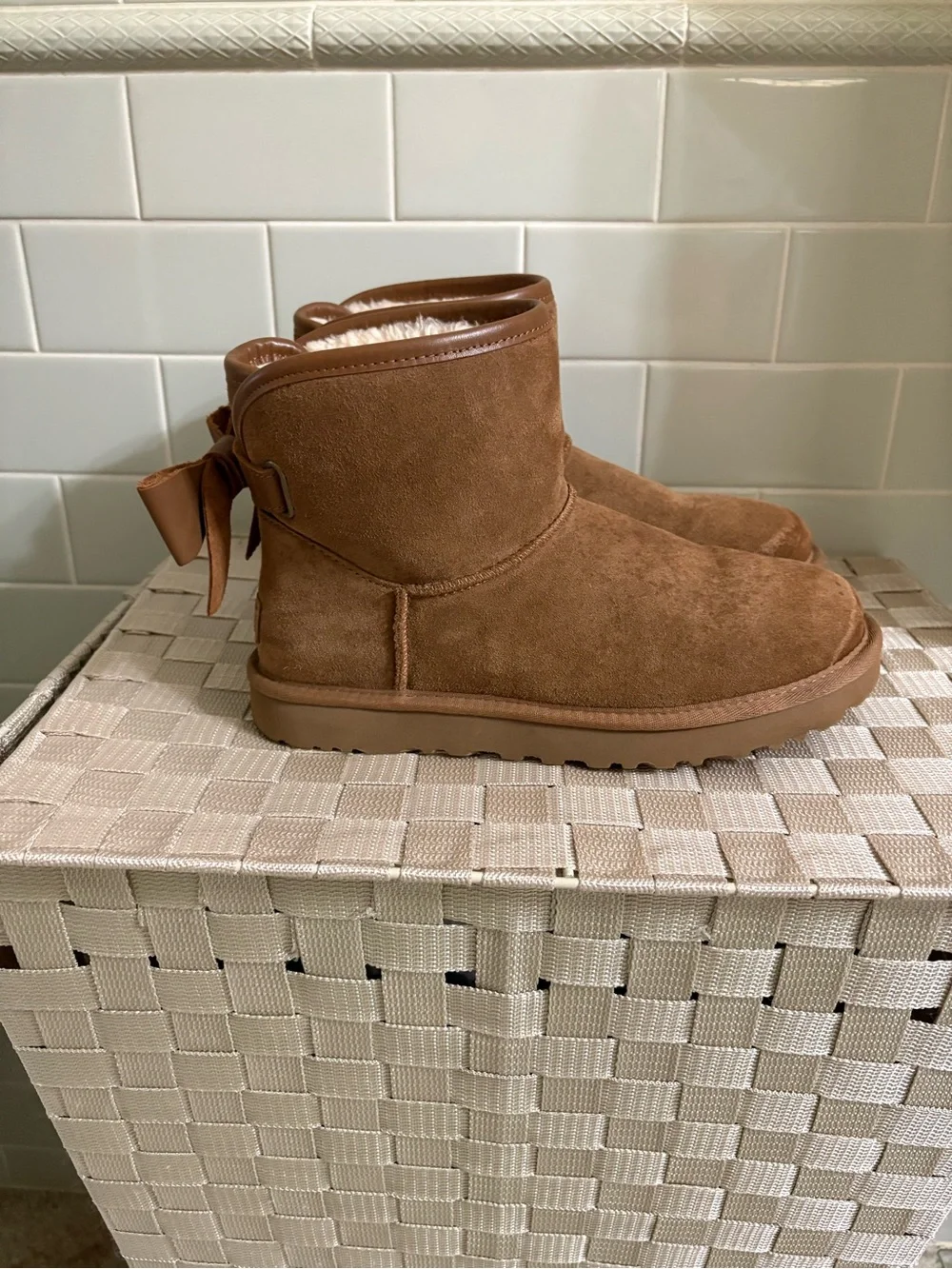 Women’s Size 8 UGG Ankle Boots - Chestnut Brown With Bow